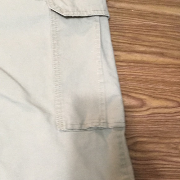 Men's Beverly Hills Polo Club Cargo Shorts - Picture 9 of 11